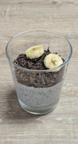 Pudding de chia, graines de lin et banane
