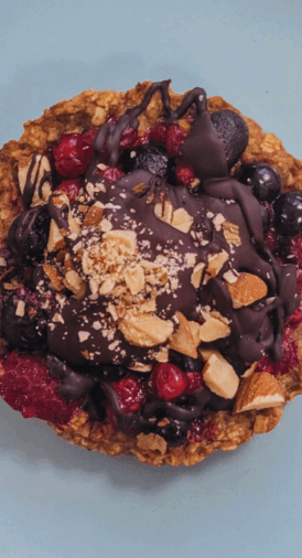 Tartelettes aux fruits rouges et glaçage au chocolat