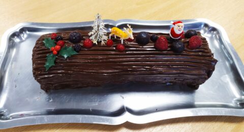 Bûche de Noël fruits rouges et chocolat noir