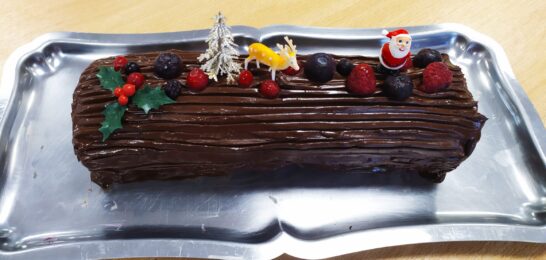 Bûche de Noël fruits rouges et chocolat noir