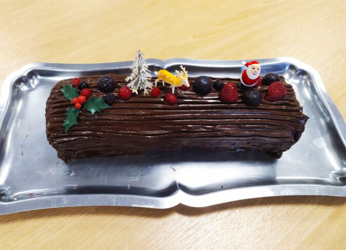 Bûche de Noël fruits rouges et chocolat noir
