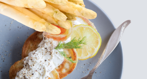 Blinis et crème d&rsquo;asperges à la feta